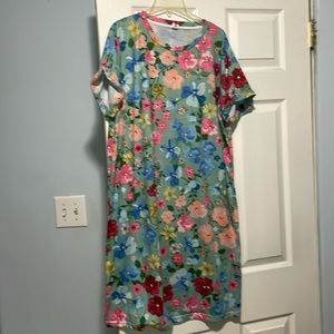 Floral T-shirt dress